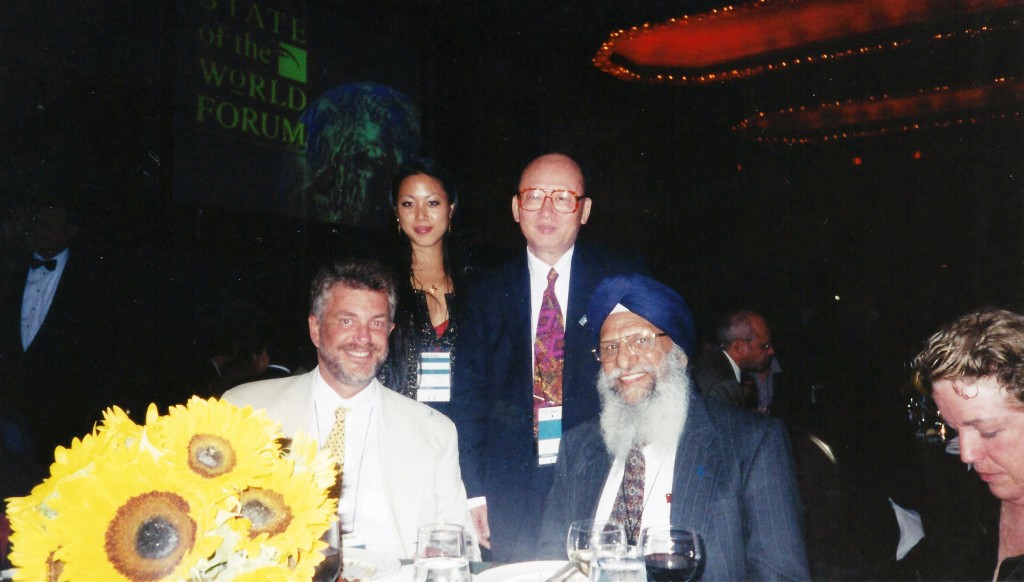 2000年紐約世界國是論壇陳錦芳和女兒玉立與世界宗教領袖